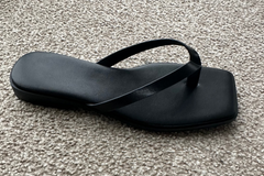 Black Wide Fit Split-Toe Leather Sandals – Serenity